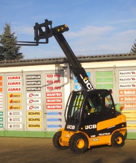 телескопический погрузчик JCB JCB TELETRUK TLT 30 G - 4.4m / 3t. VORFÜHRMASCHINE